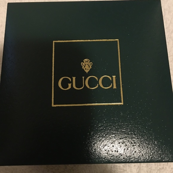 Woman Gucci Watch - Picture 9 of 11